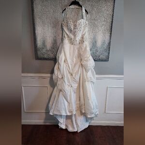 Elegant Oyster White Halter Neck Gown with Embellishments Jewel Beadeing Sz-14